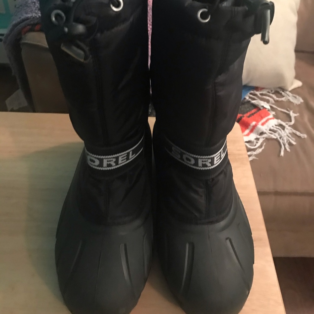 SOREL Men’s waterproof snow/rain winter boots.